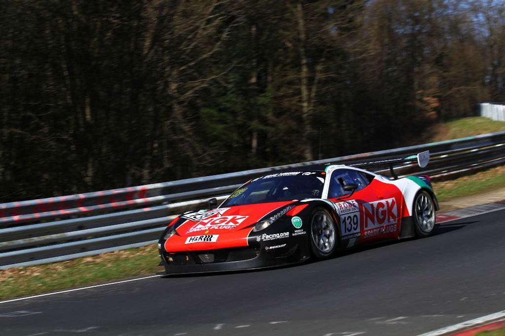 racing one: Kein Glück beim Saisonauftakt