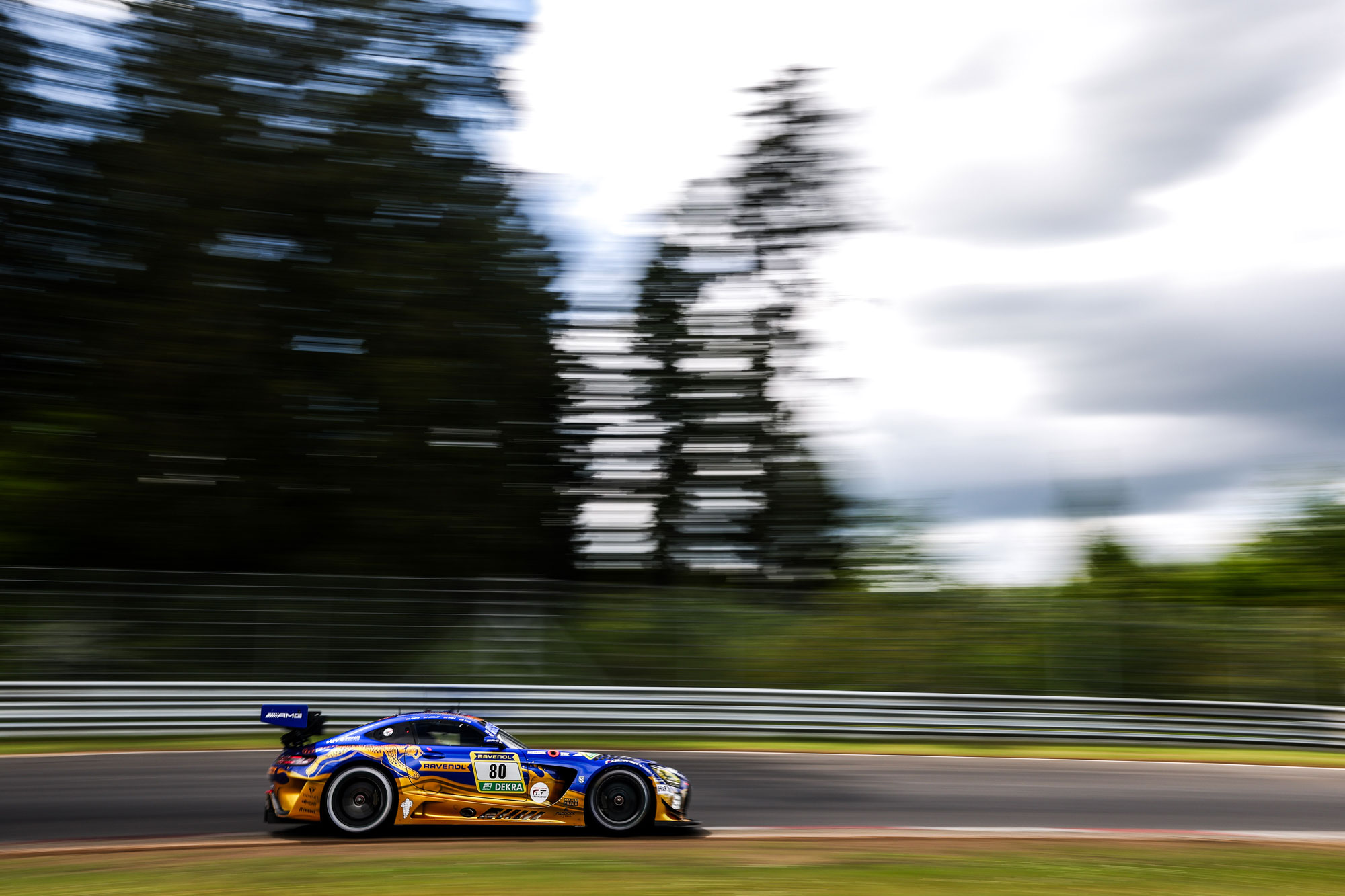 Tagesbestzeit für RAVENOL Mercedes-AMG